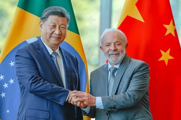 China fecha com Lula e isola ataques da extrema-direita contra eleição