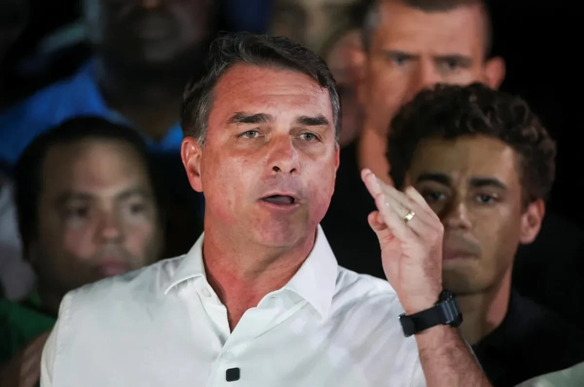 PF entra em alerta e investiga possível fuga de Flávio Bolsonaro para o exterior