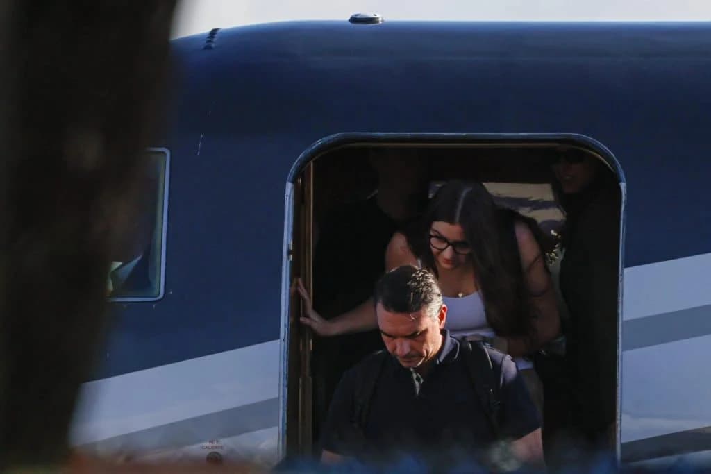 Rede de apoio à fuga de Flávio Bolsonaro para os EUA entra na mira da PF